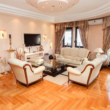 Ugodan I Luksuzan Apartman バニャ・ルカ エクステリア 写真