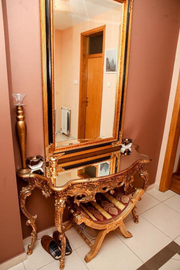 Ugodan I Luksuzan Apartman バニャ・ルカ エクステリア 写真