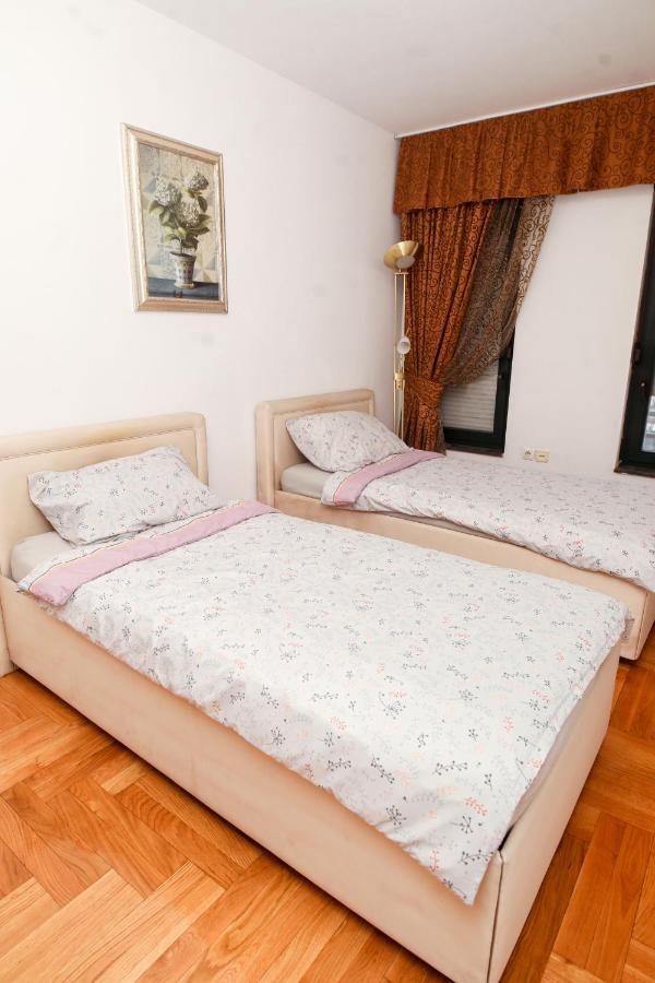 Ugodan I Luksuzan Apartman バニャ・ルカ エクステリア 写真